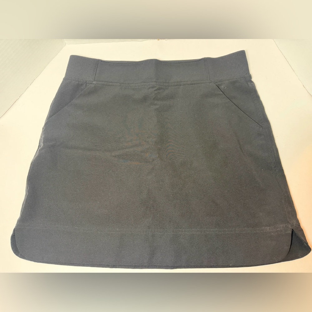 32 Degrees Women's black skort